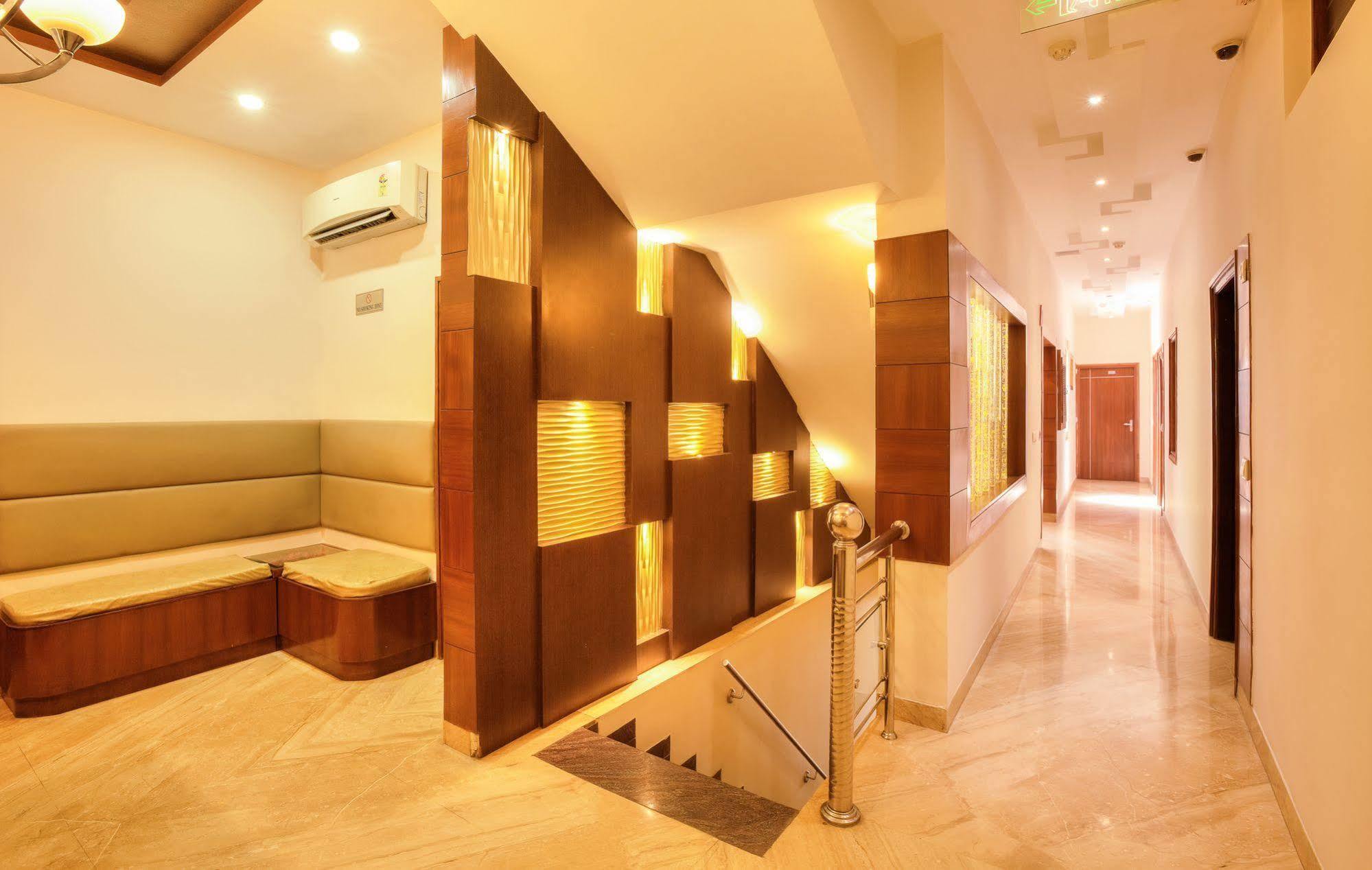 Mint Hotel Chandīgarh Exterior foto